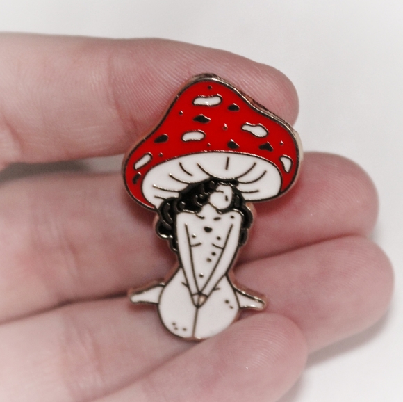 Red toadstool fairy core mushroom girl enamel pin - Picture 3 of 7